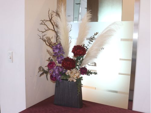 埼玉ふじみ野の花屋「フラワーショップ花のん」はレクサス川越店様の室内装飾も担当しています