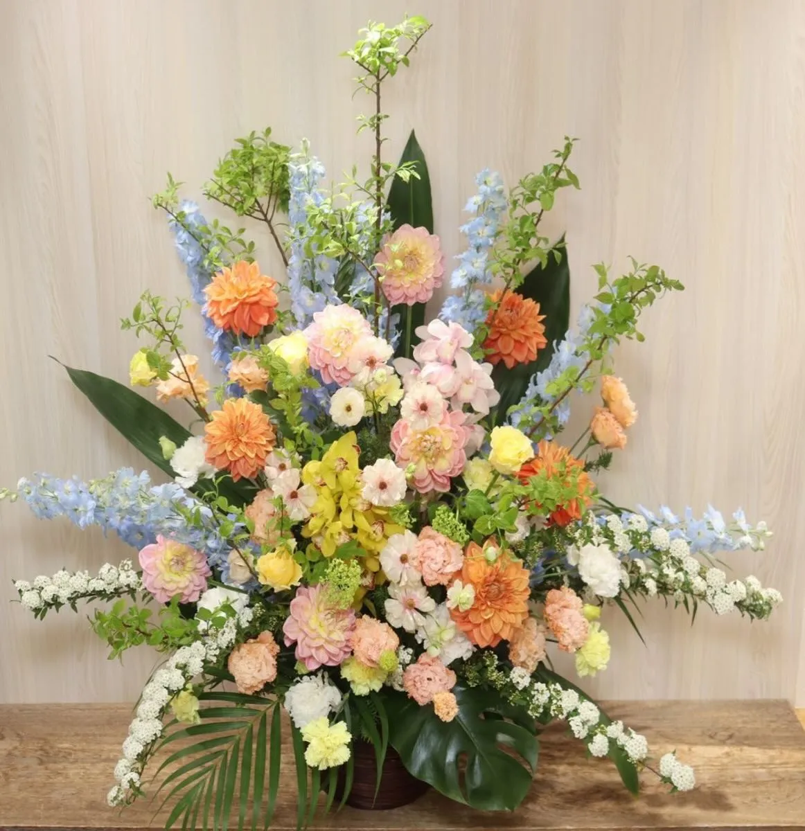 🎉特別なお祝いに!華やかな特注アレンジメントのご紹介💐